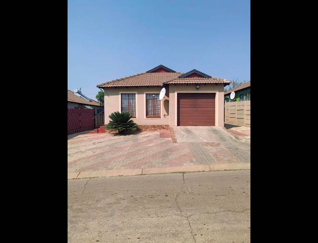 3 BEDROOM HOUSE FOR SALE IN OLIEVENHOUTBOSCH